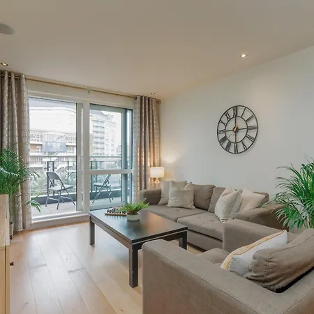 Starhost Residences - Spacious 1-Bedroom Apartment With Balcony